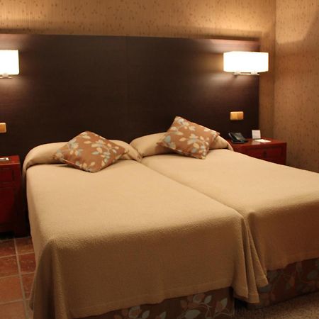 Hotel Palacio Dos Olivos Galdeano Oda fotoğraf